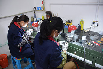塑膠精密模具制造中常用的拋光方法有哪些？